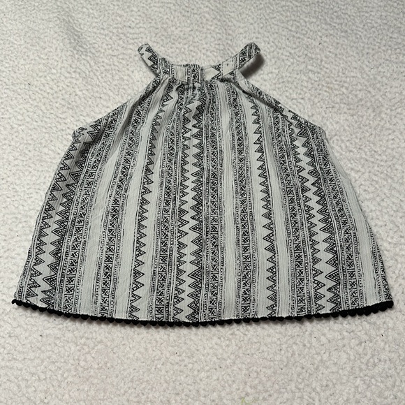 2 Girls Old Navy Summer Shirts, EUC, Size 6-7 - Picture 9 of 14